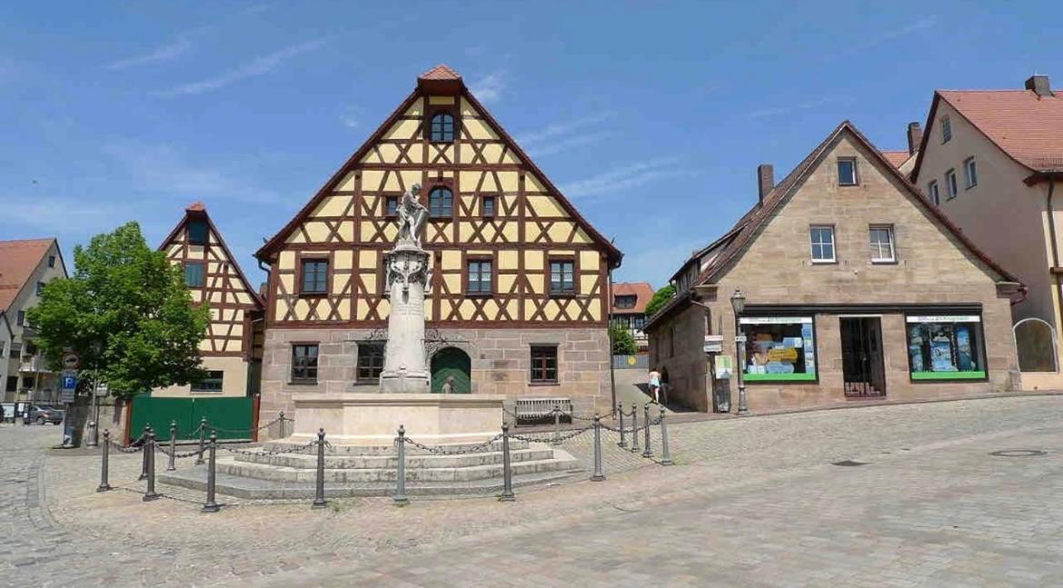 Komplette Wohnung In Wendelstein Bei Nuernberg - Messenaehe Exteriör bild
