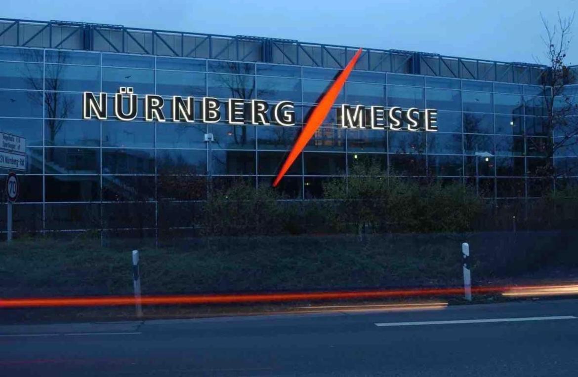 Komplette Wohnung In Wendelstein Bei Nuernberg - Messenaehe Exteriör bild